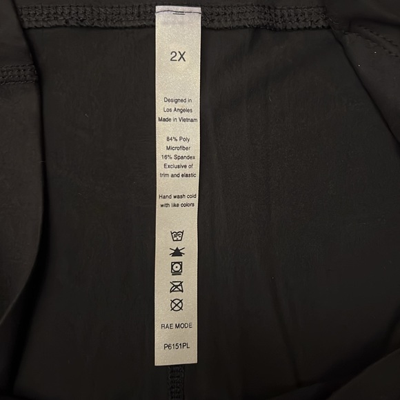 NWOT Rae Mode Black Cross Front Butter Feel Leggings - Picture 3 of 3